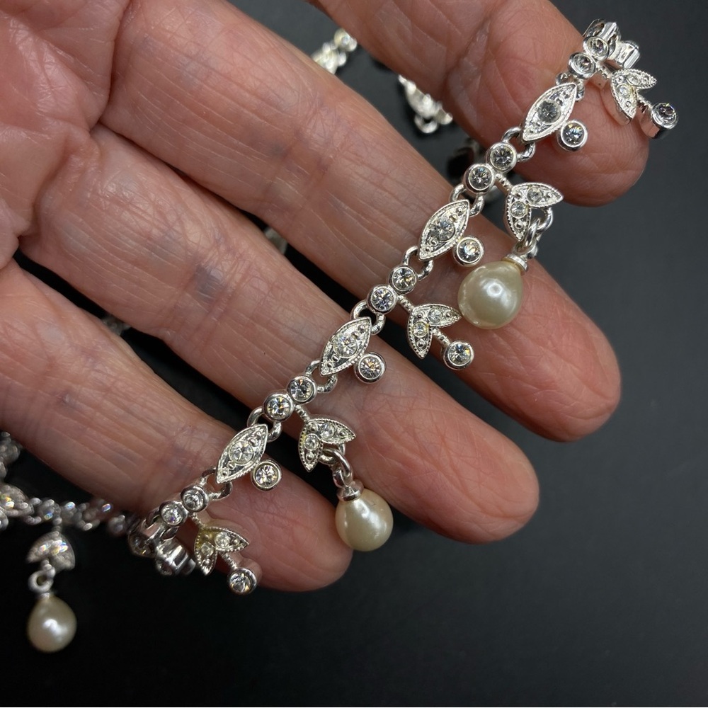 Silver Tone Imitation Pearls Rhinestones Stunning Fancy Formal Necklace - Picture 10 of 11